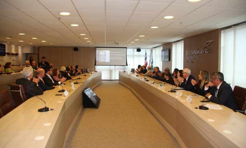 CNC homenageia o ex-presidente Carlos Amaral, em reunião na sede da Fecomércio-BA