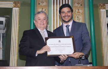 Kelsor Fernandes recebe título de Cidadão de Salvador