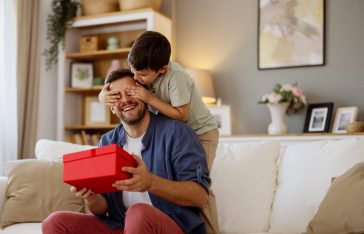 Dia dos Pais: mês de agosto deve ter alta de 2% nos setores mais ligados à data, estima Fecomercio BA