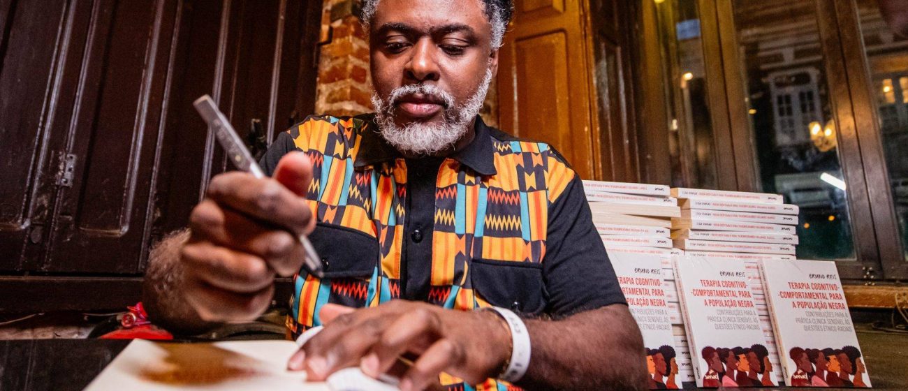 Editora Senac São Paulo lança livro sobre Terapia Cognitivo-Comportamental para a População Negra em Salvador