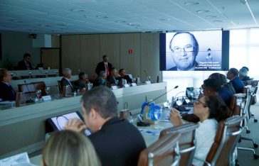 Reunião da Diretoria da Fecomércio BA é marcada por homenagens ao ex-presidente Carlos de Souza Andrade