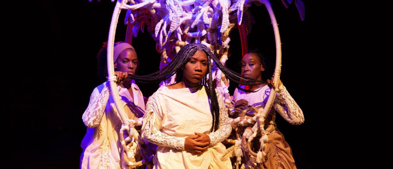 Bagum, Raissa Araújo e musical em homenagem a Elza Soares integram programação de julho do Teatro Sesc-Senac Pelourinho
