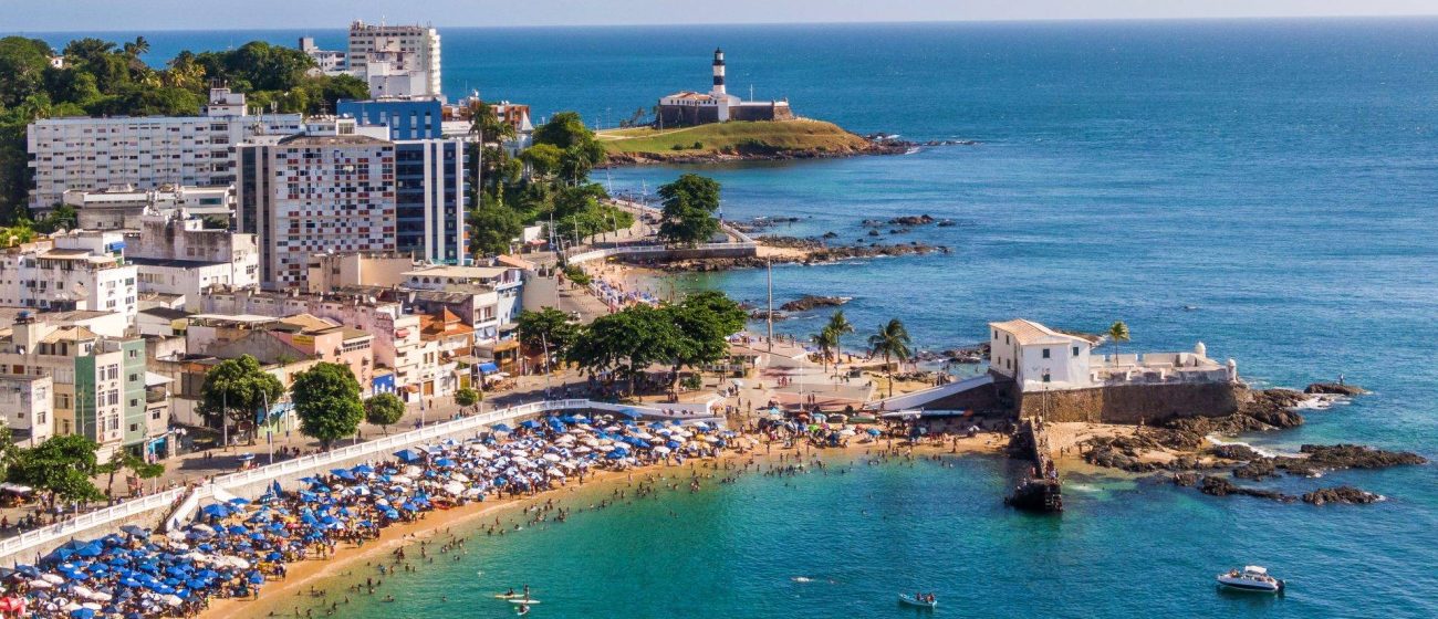 Turismo baiano dispara 16% em junho, bate recorde no mês e fecha o melhor primeiro semestre da história, aponta Fecomércio BA  